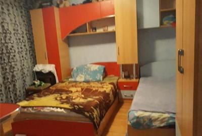 Apartament -4 camere -decomandat-Zona Colentina-Doamna Ghica - 2