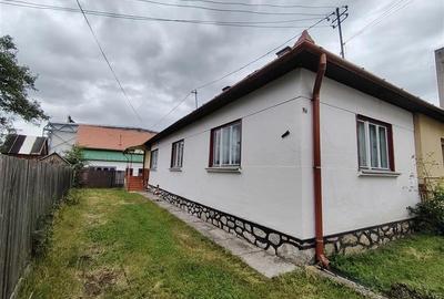 Duplex cu 2 camere cu Canalizare în Central - 2