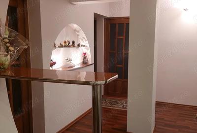 Vand apartament 3 camere petrosani - 1