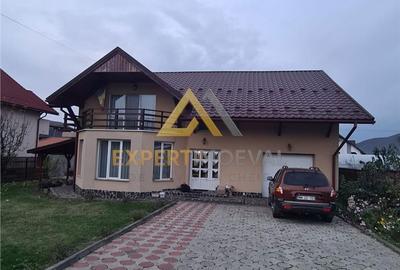 Casă cu 4 camere cu Teren 6000 Mp în Recea - 1