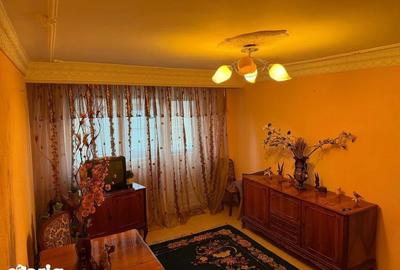 Apartament cu 3 camere decomandat în Km 4 - 6