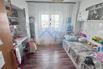 Apartament de vanzare cu 3 camere, zona Titan - 5