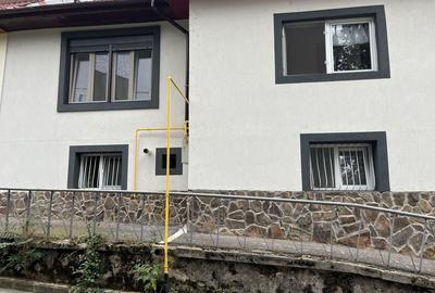 Casă cu 4 camere în Central - 2