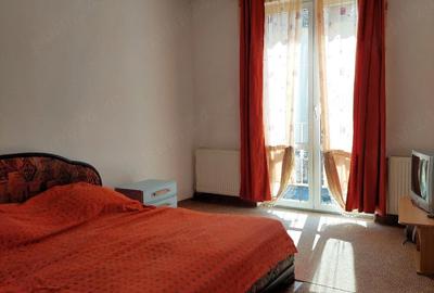 Apartament cu 3 camere semidecomandat în Central - 3