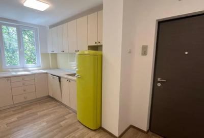 Apartament cu 4 camere decomandat în Rahova - 4