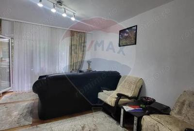 Vanzare ap 3 camere 2 bai etaj 1 complet decomandat zona Miorita - 2