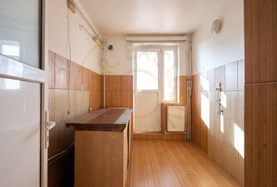 Apartament cu 3 camere semidecomandat în Craiovei - 11