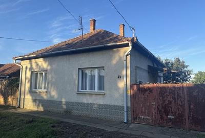 Casă individuală cu 4 camere în Central - 1
