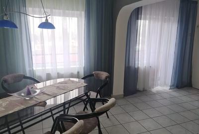 Apartament cu 4 camere decomandat în Central - 2