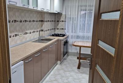 Apartament cu 2 camere decomandat, mobilat în Plăvăț II - 3