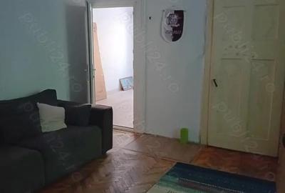 Casă cu 6 camere cu Teren 479 Mp în Central - 2