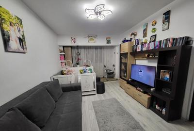 Pre? bun! Garsoniera gata de locuit in zona 9 Mai - 4