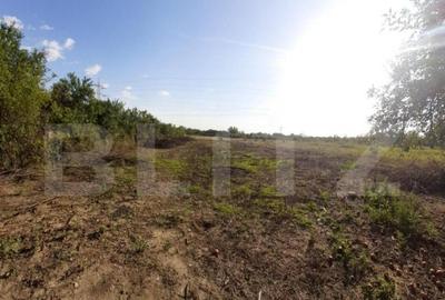 Teren de 2410 mp, în Central - 4