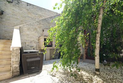 Vanzare vila noua, mare, ultrafinisata, piscina incalzita Banu Manta Bucuresti