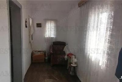 Casă cu 4 camere în Ciorani - 2