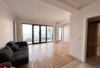 Apartament cu 3 camere în Tei - 2