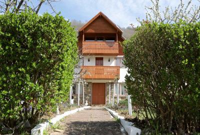 Casă cu 4 camere în Costești - 6