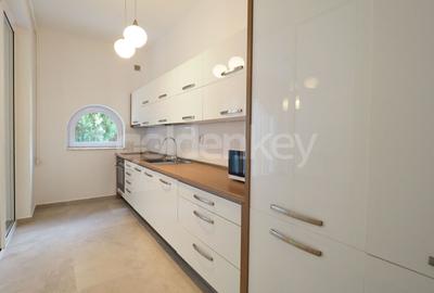 Casă individuală cu 7 camere cu Canalizare în Iancu Nicolae - 8