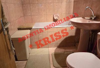 Apartament cu 3 camere decomandat în Teilor - 3