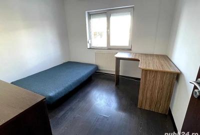 Apartament cu 3 camere semidecomandat în Aradului