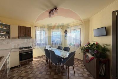 Casă cu 5 camere cu Canalizare în Cetate - 6