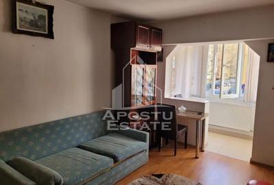 Garsonieră decomandată în UMT - 1
