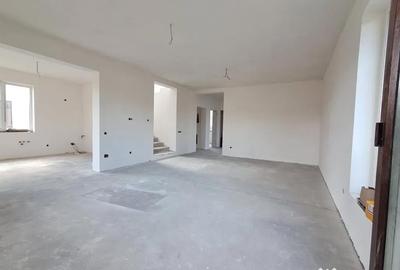 Casă cu 5 camere cu Teren 601 Mp în Central - 2