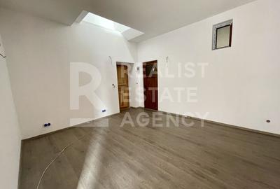 Vânzare, clădire impresionantă, 11 camere, 9 dormitoare, Păcurari - 4