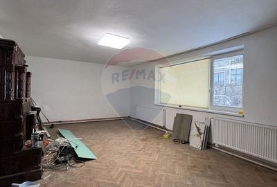 Casă cu 4 camere cu Teren 200 Mp în Central - 7