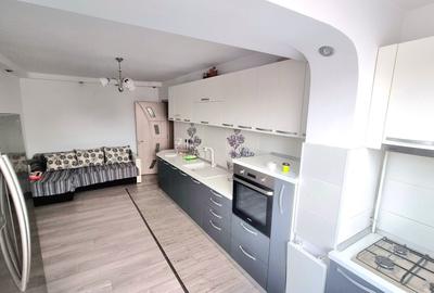 Apartament cu 3 camere decomandat în Sârbi - 2