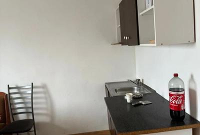 Apartament cu 3 camere decomandat în Turnu - 1