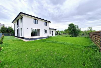 Casă cu 5 camere cu Teren 500 Mp în Ostratu - 6