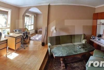 Casă cu 7 camere cu Teren 330 Mp în Central - 1