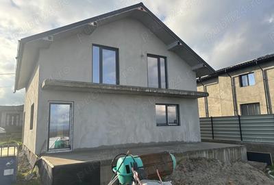 Vand casa cartier Livada in - 1