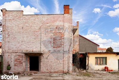 Casă cu 4 camere cu Teren 786 Mp în Central