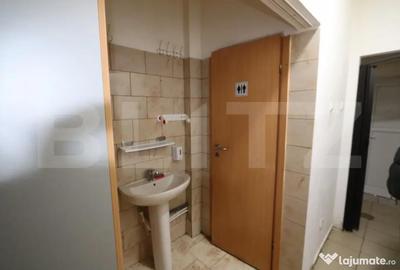 Spațiu comercial, de 96 mp, în Central - 4