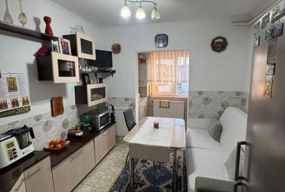 Apartament cu 2 camere decomandat în Republicii - 3