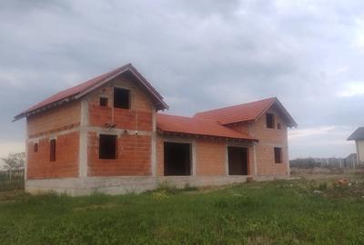 Casa Herneacova -vand jumate de Duplex