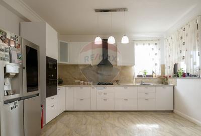 Casă individuală cu 5 camere cu Teren 485 Mp în Central - 9