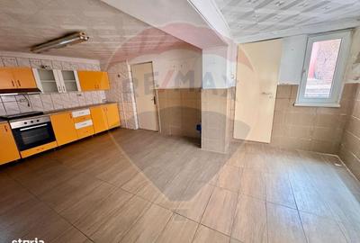 Casă cu 4 camere cu Teren 292 Mp în Central - 18