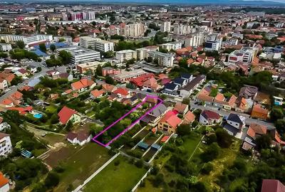 REZERVAT! Proprietate cu poten?ial major, Parneava, str. Oituz - 2