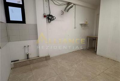 Spațiu comercial, de 60 mp, în Central - 7