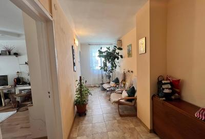 Apartament cu 3 camere decomandat în Far - 10