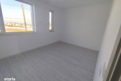 Casă cu 4 camere cu Teren 220 Mp în Rediu - 4