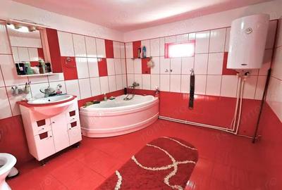Casă cu 5 camere cu Teren 1500 Mp în Turia - 3