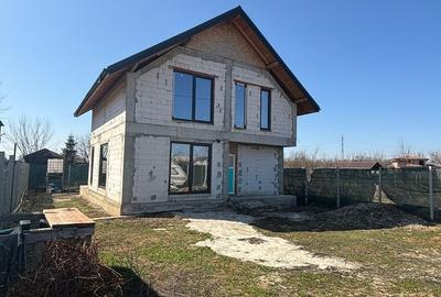 Casă cu 3 camere cu Teren 500 Mp în Roșu - 2