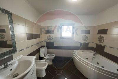 Casa / Vila 5 camere Golesti - 2