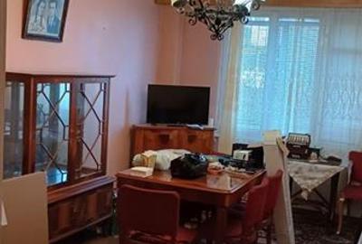 Apartament cu 3 camere decomandat în Vlahuță