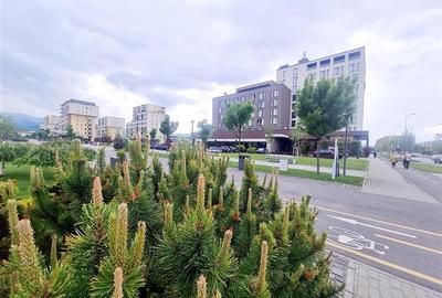 Spațiu comercial, de 55 mp, în Tractorul - 4