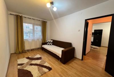 Inchiriez apartament 3 camere - 3